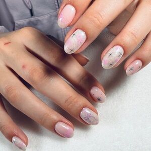 Custom gel press-on nails made by artisan set